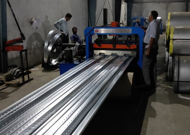 2 Sizes In 1 Floor Deck Roll Forming Machine Energy Saving 380V 50Hz 3 Phases