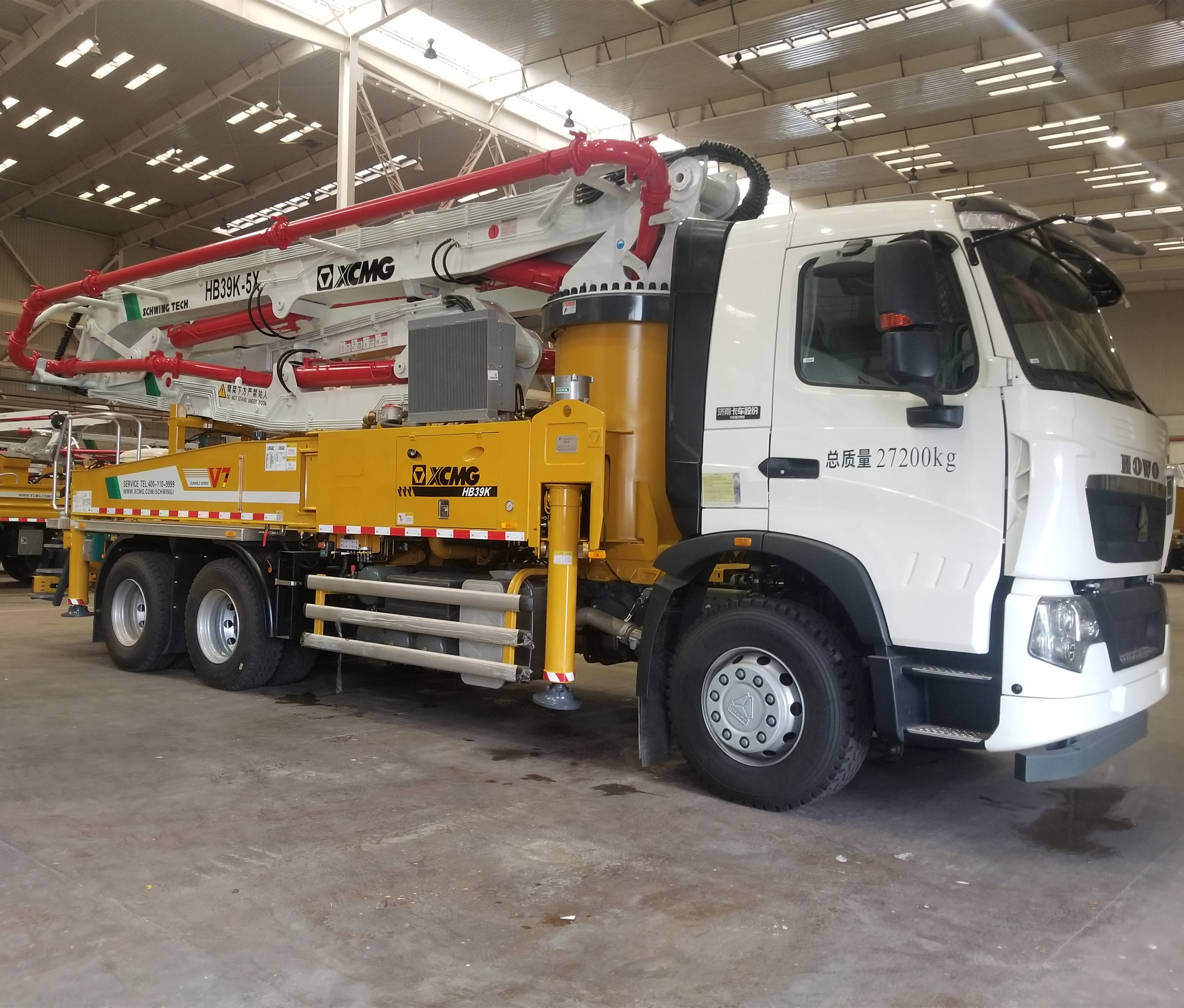 Sinotruk Factory price 6x4 52m HB52V schwing concrete pump remote control truck mounted mixer concrete pump pipe