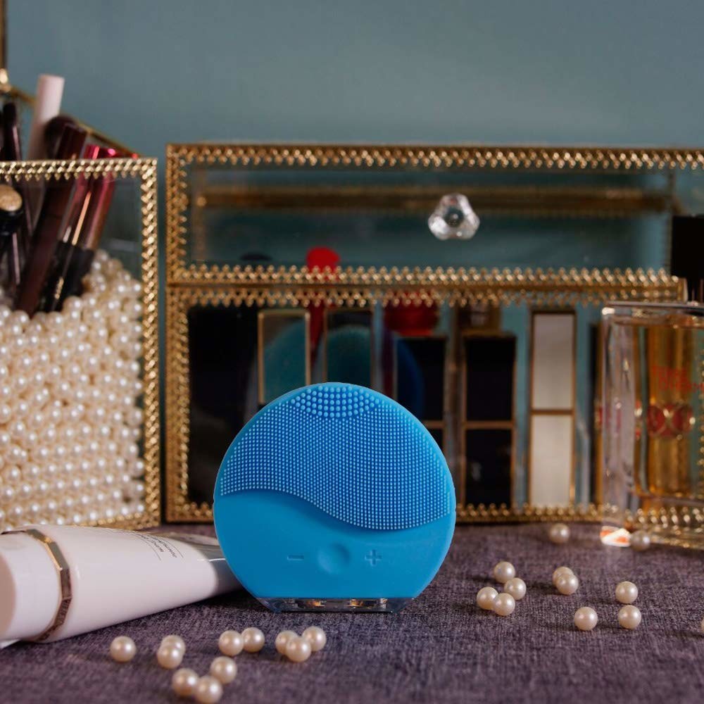 LUNA mini 2 Facial Cleansing Brush, Gentle Exfoliation and Sonic Cleansing for All Skin