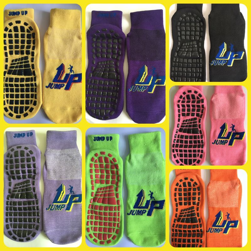 China Supply Bungee Jump Socks 25cm Polyester Anti-skid Non-Slippery Grip Socks Kid Trampoline Socks for Jumping