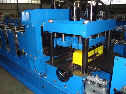 Customized galvanized cold steel Zed Z purling roll forming machine 18 roller stations