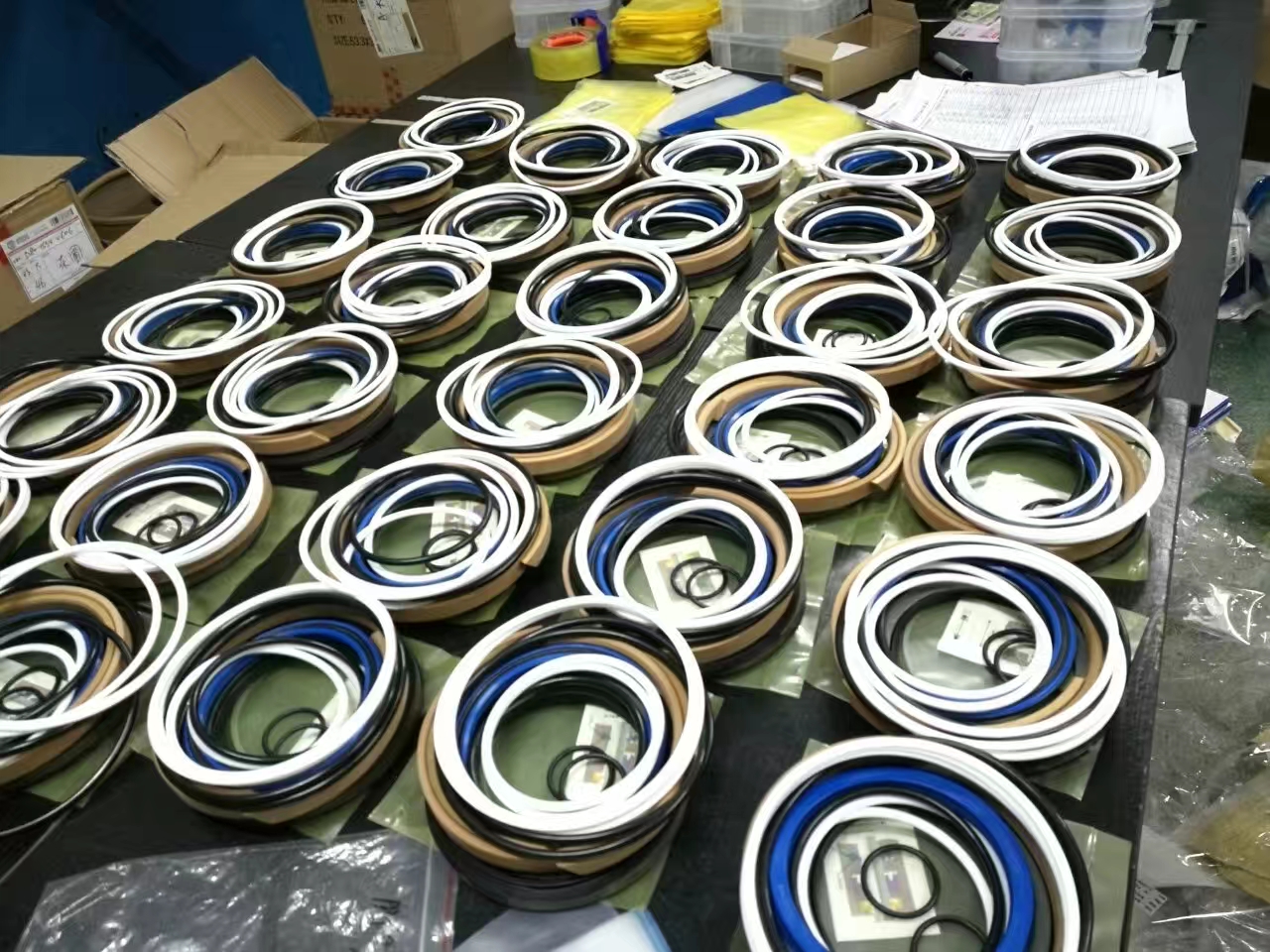 Rubber GIANT O Ring Kit Box , Seal Kit For Excavator Sumitomo 771PCS