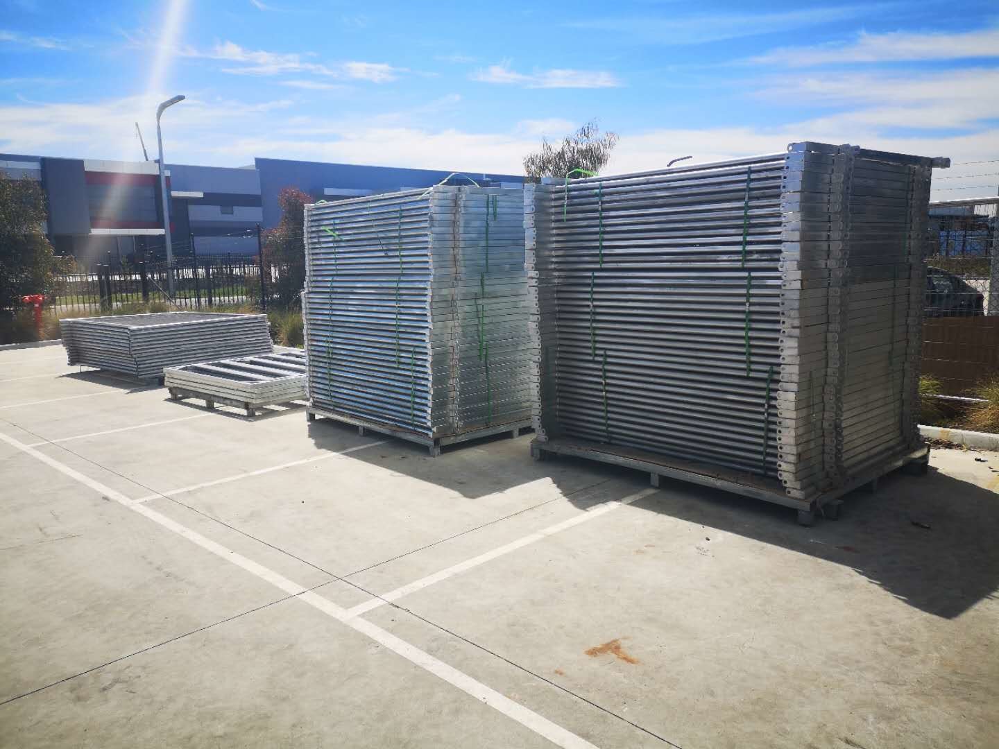 Round Pipe Steel Cattle Fence Panels , 6ftx7ft Galvanized Corral Panels