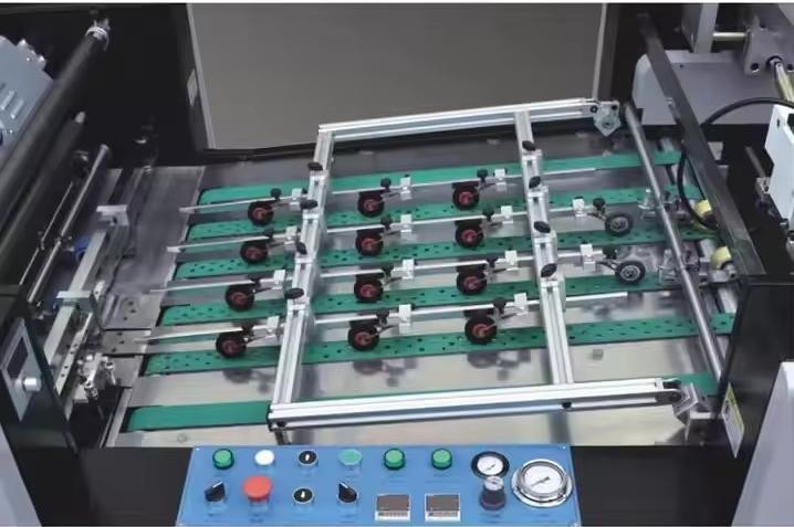 FM-800 Fully Automatic Industrial Laminating Machine For Pre Glue And Glueless Film Auto Laminator