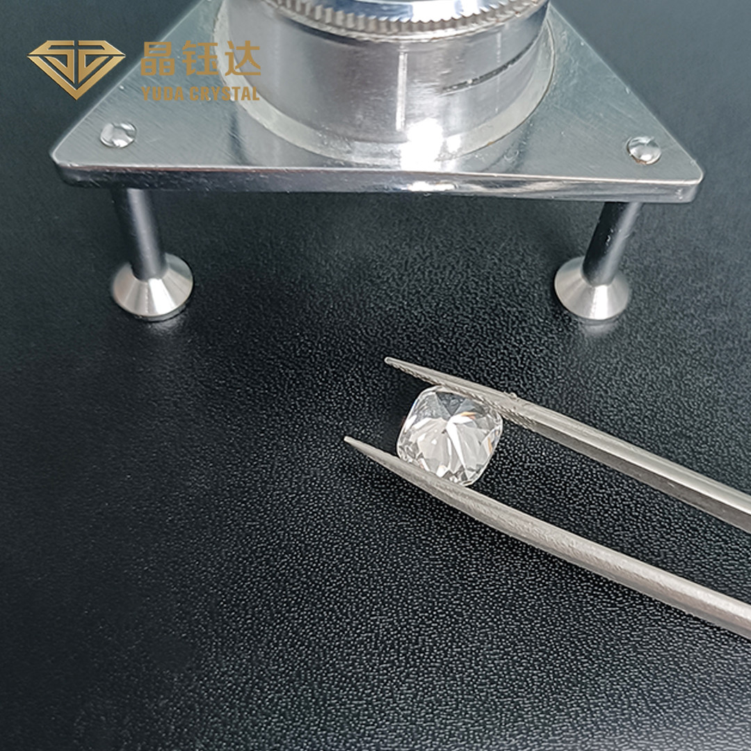 White GH Color Rectangular CVD Lab Grown Diamonds VS SI