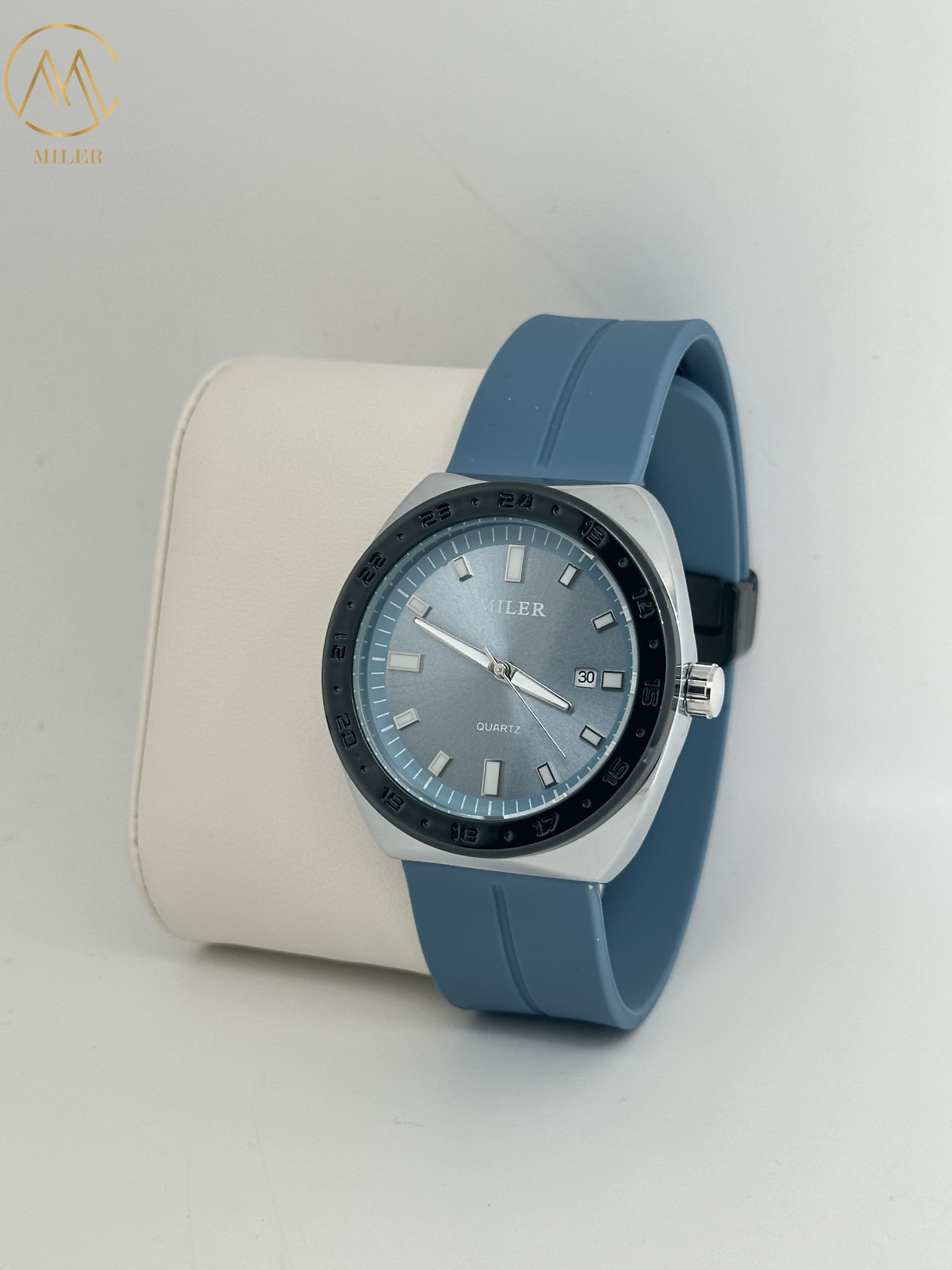 Fashion Casual Business Quartz Life Waterproof Auto Date Display Quartz Wrist watch with Silicone Stra