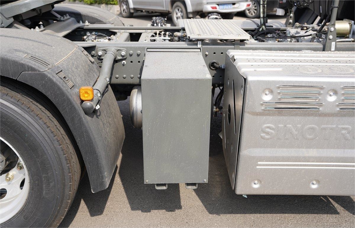 20-25T Gross Vehicle Weight HOWO Dump Truck With Normal Cruise Control And Durable Tires