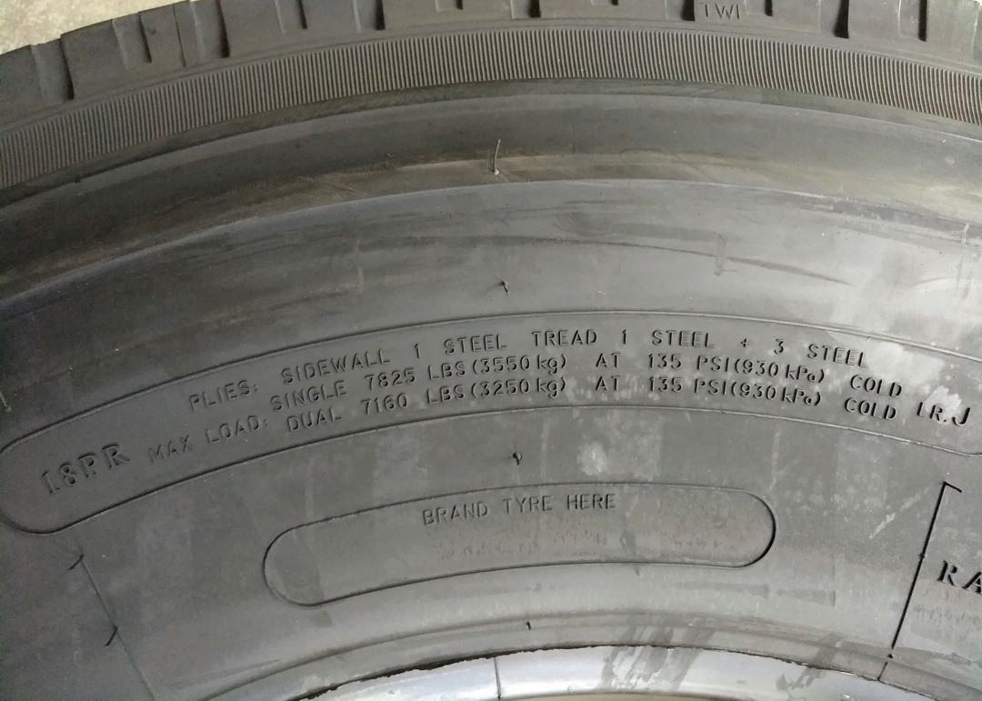 12R22.5 Truck Bus Radial Tyres 152/149 Load Index Steel Wire Structure