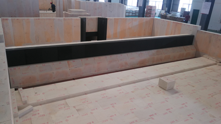 High Chrome Brick CR-94 for Glass Fiber Glass Wool Furnace Lining Raw Material Fused Chrome