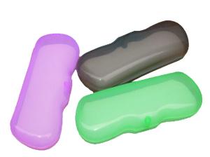 China transparent plastic eye glasses cases with magnet closer wholesale