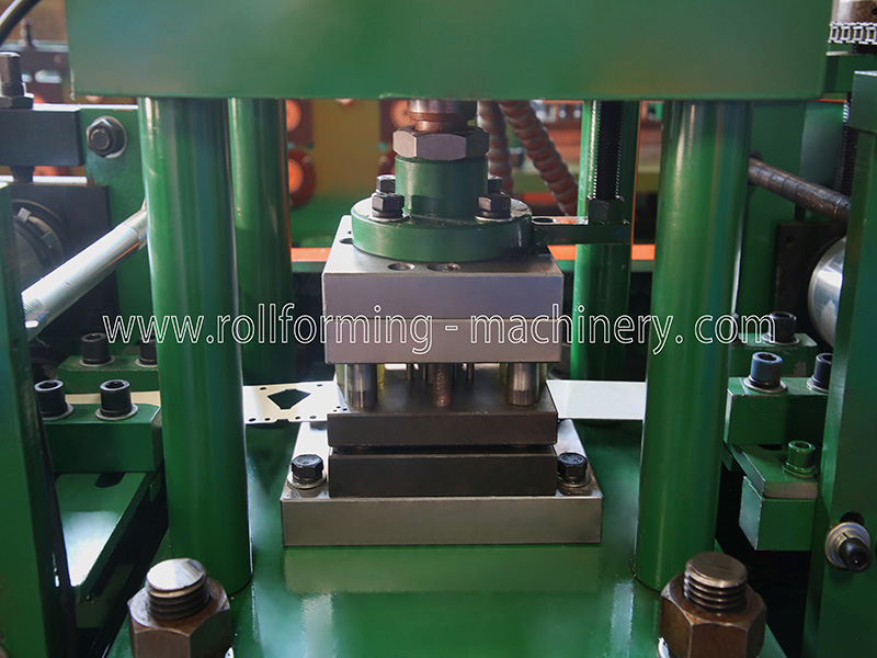 H450 Housing Shelving Racking Roll Forming Machine For Z Beam Profile