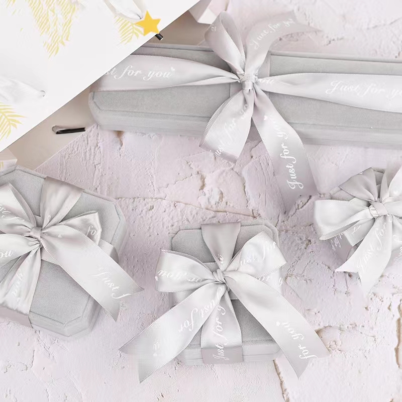 Gray White Velvet Cardboard Gift Packaging Box Display For Jewelry Ring Necklace