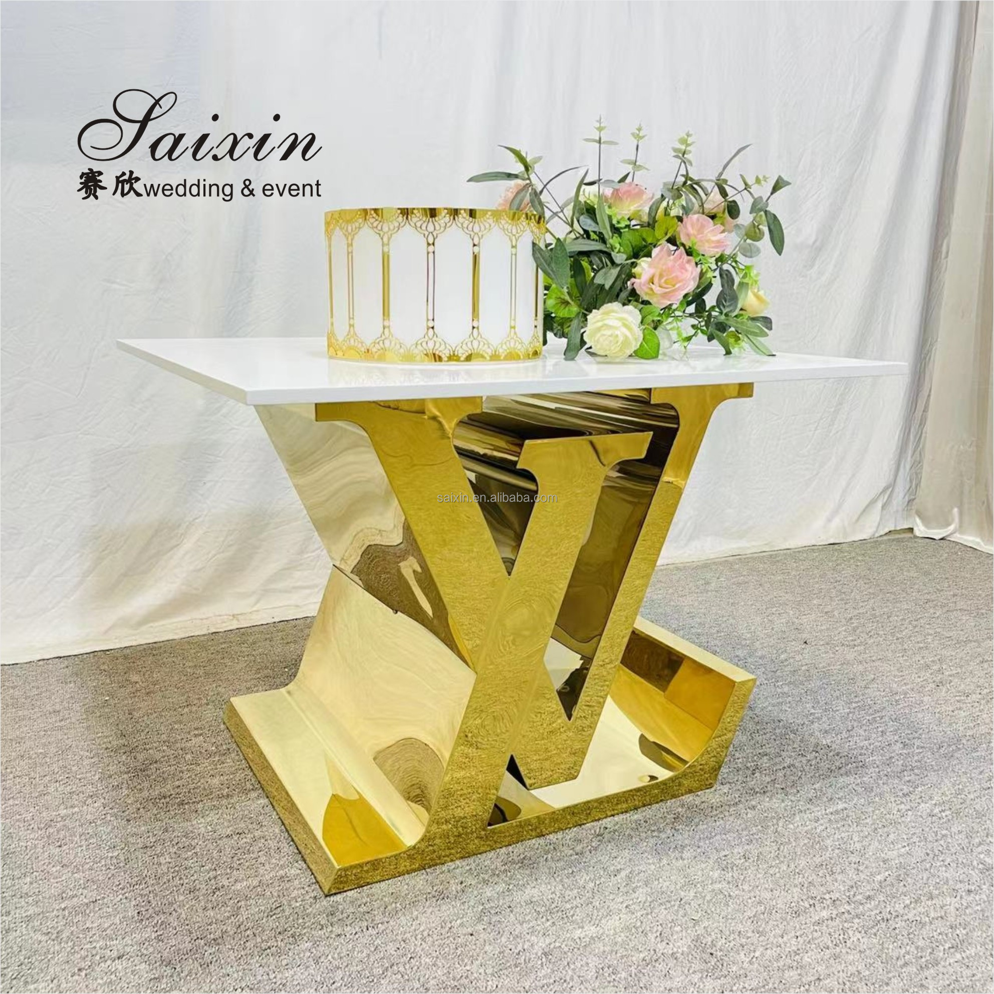 Unique gold sweetmeats acrylic stand cake table for wedding event party