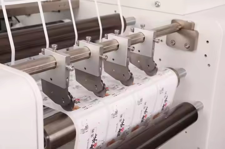 VD330 Digital Label Die Cutter Paper Cutting Machine For Industrial Commercial Label Printer