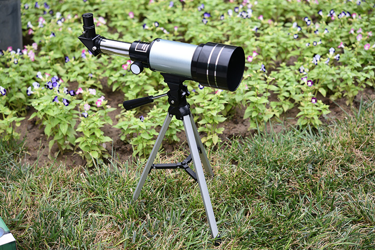F30070 Monocular Space Astronomical Scope with Oblique Mirror and Aluminum Tripods