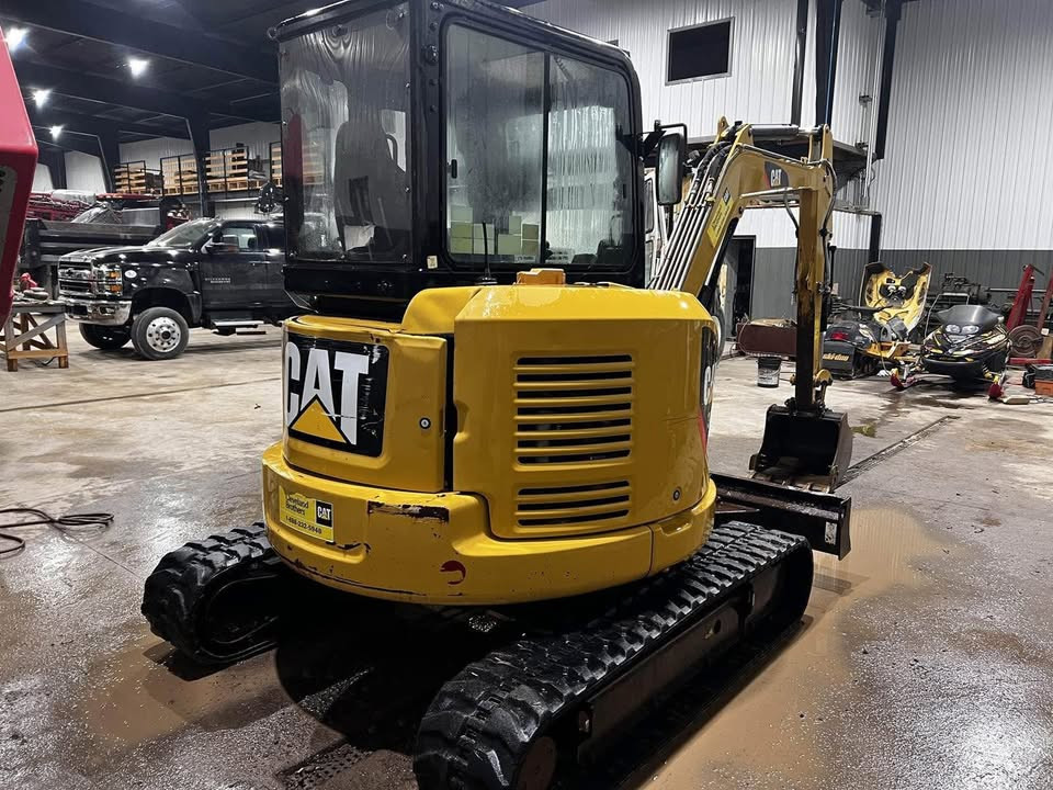 32.7kw Power Used Cat 304 Excavators 4 Ton Second Hand Mini Digger With 0.22m3 Capacity