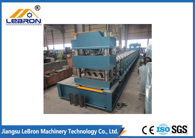 Highway corrugated steel guardrail roll forming machine 2018 new type roll forming machine made in China