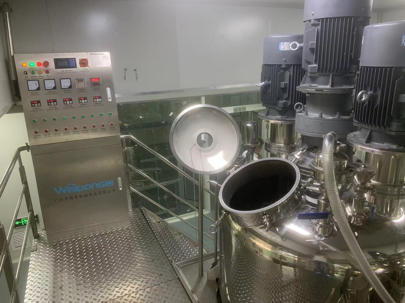220V 380V Cosmetic Emulsifier Mixer High Safety Vacuum System 5000L