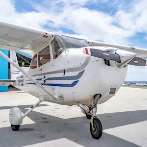 China 13000 Feet Used Aircraft Cessna 172 Skyhawk Ceiling Up To First Flight In 1955 wholesale