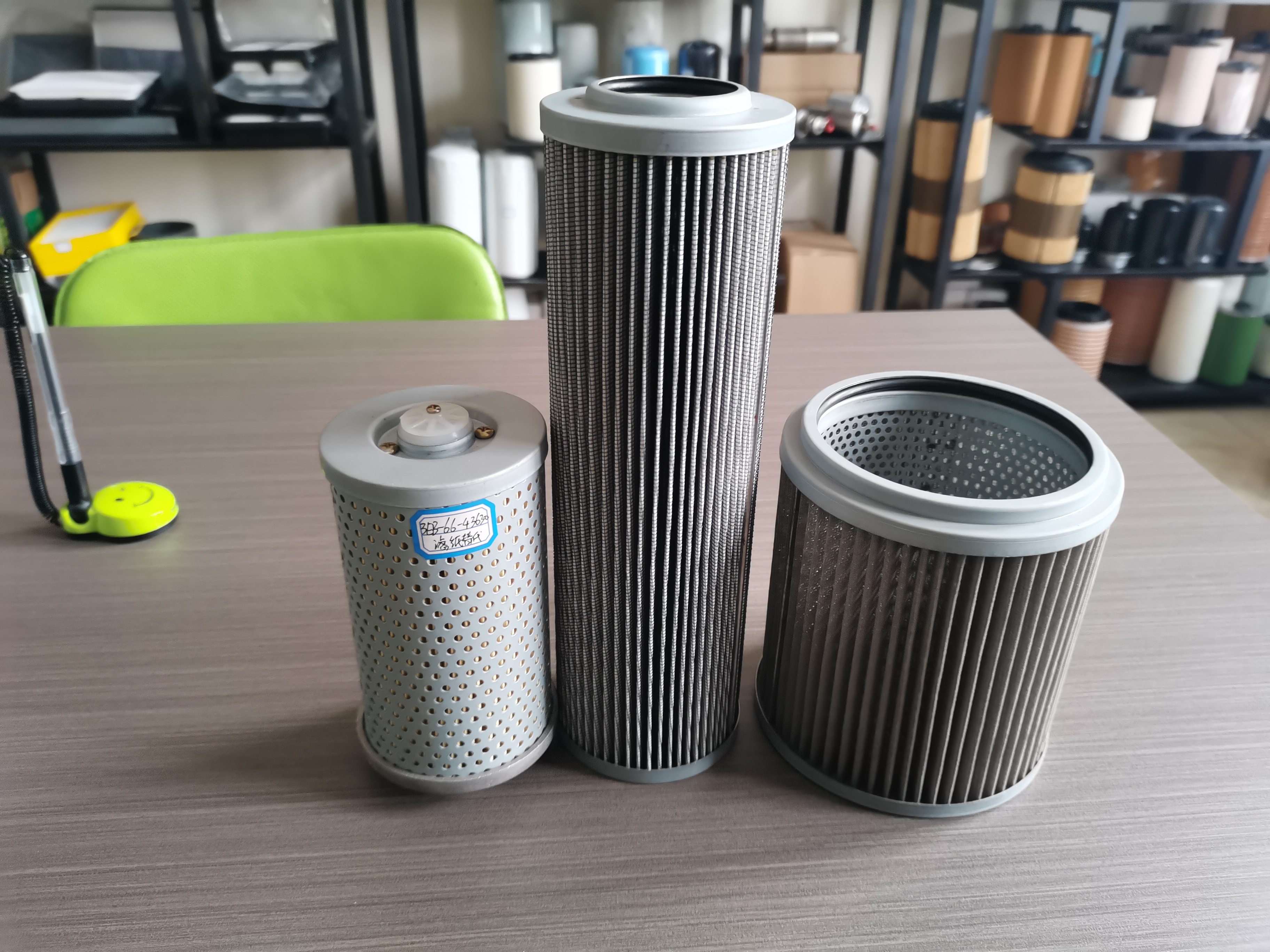 Heavy-duty truck and large construction machinery oil filter Engine parts LF9009 oil filter