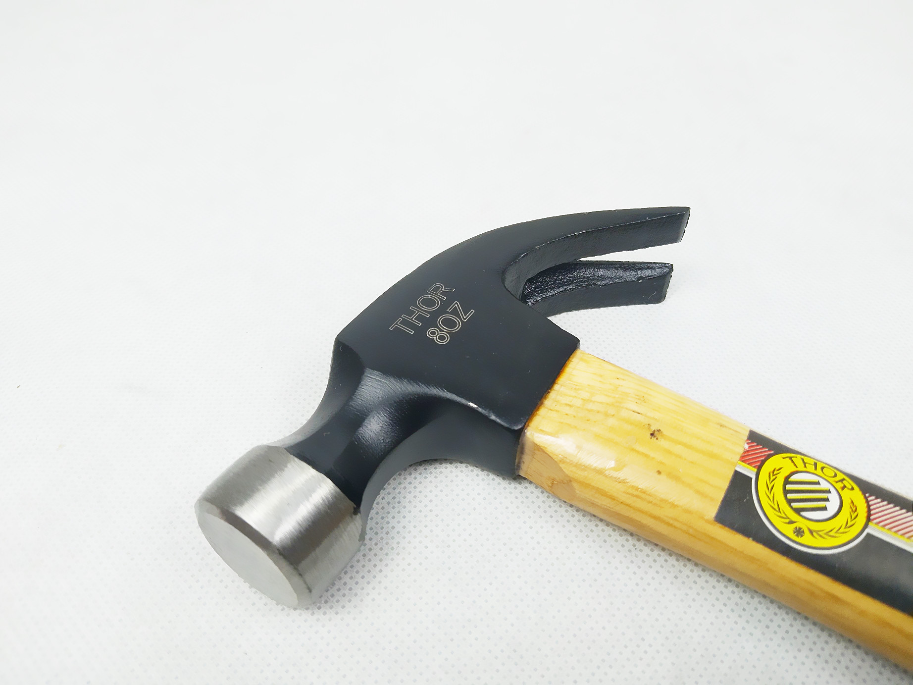 8OZ American Type Carbon Steel Claw hammer with wooden handle and black painted surface