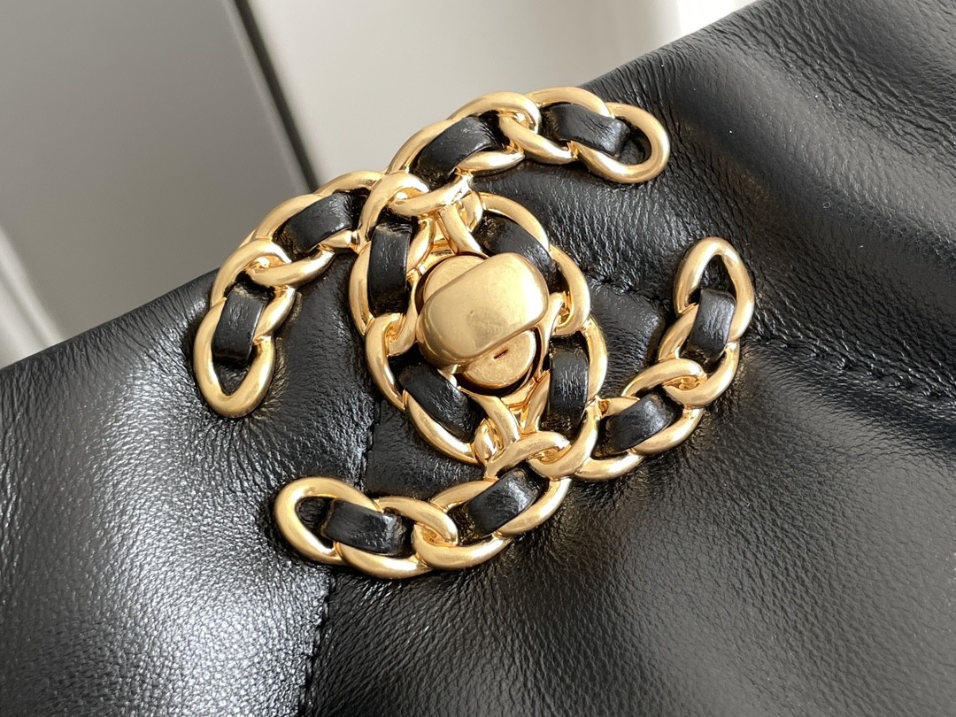 Casual Lambskin Chanel Classic Lambskin Bag Plain Party Office Style