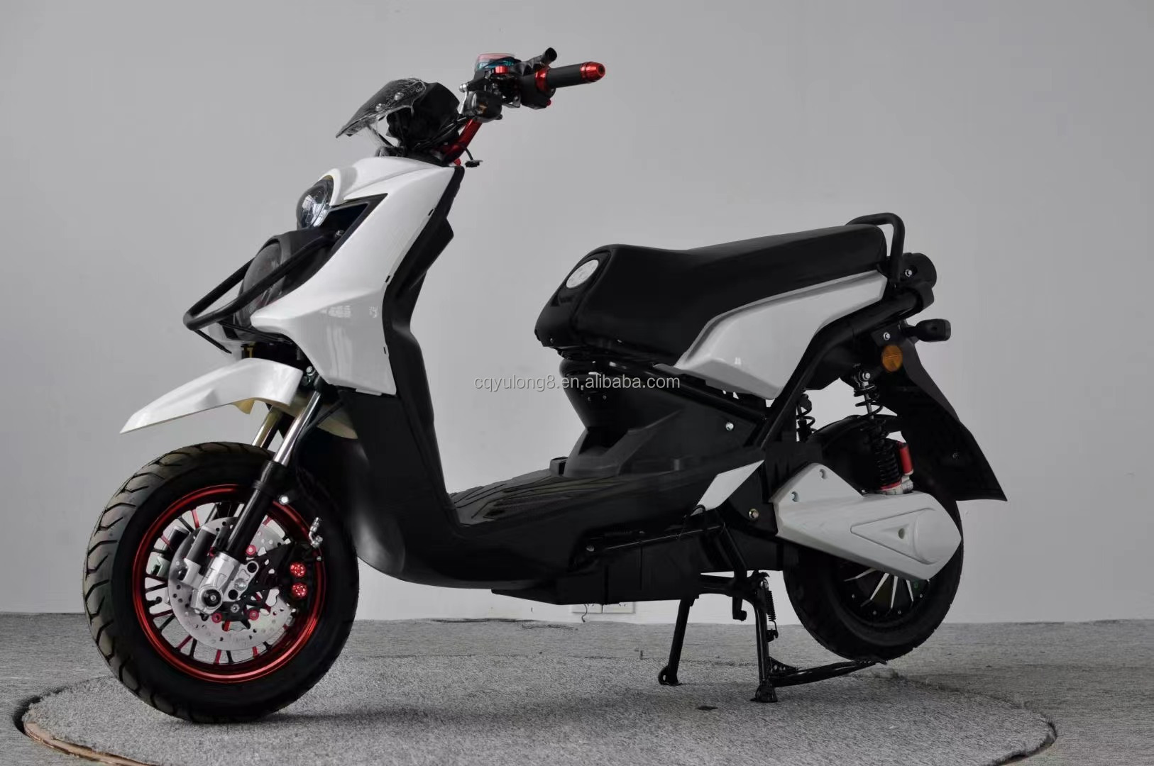 300W 500W 800W DC Brushless Motor Electric Motorcycle with Disc Brake and 10-Inch Tire