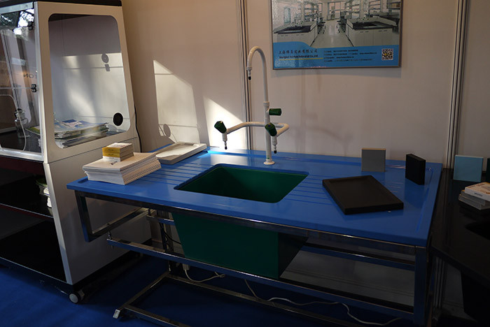 Chemical resistance epoxy lab countertops black color for pharma companies