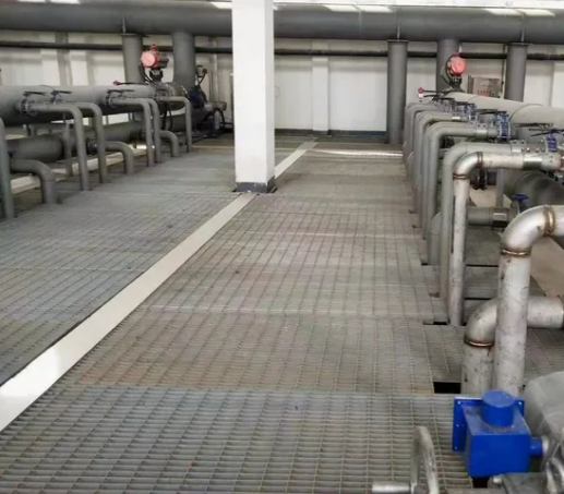 ISO9001 Certified Galvanized Steel Stair Treads with Perforated Metal for Pedestrian Traffic