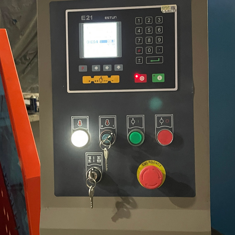 Hydraulic Torsion Bar Press Brake 125T Pressure 5mm Sheet Metal Hydraulic Bending Machine 3200mm