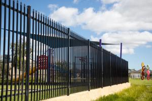 China Tubular STEEL Fence Manufactuer 1800mm*2400mm width garrison brand rail40mm*1.5mm upright 25mm*1.2mm spacing 100mm wholesale