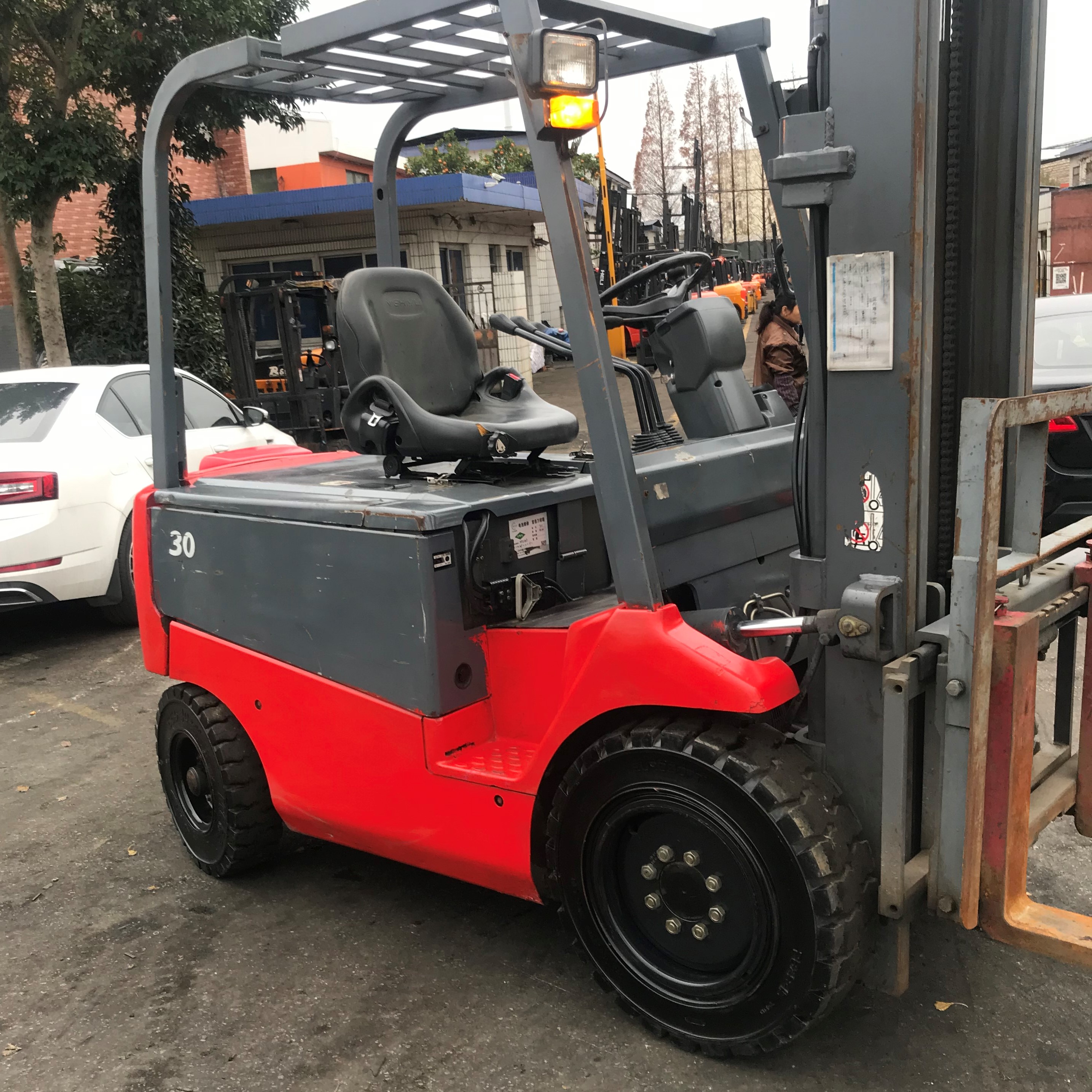 NICHIYU 1.5T Diesel Forklift operator cabin