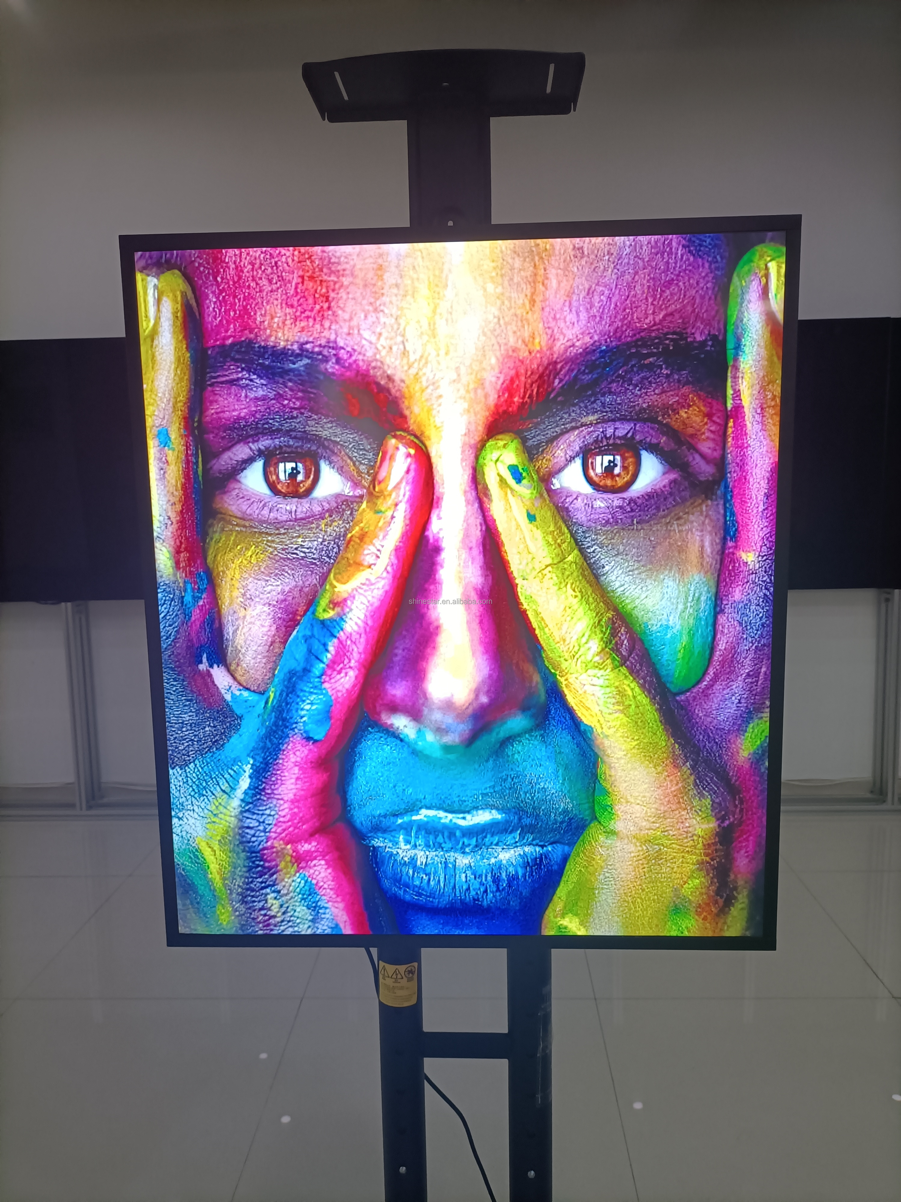 22" 33" inch 1:1 square screen 1920x1920 LED WIFI network Android display with HDM1 input port for advertising video signage