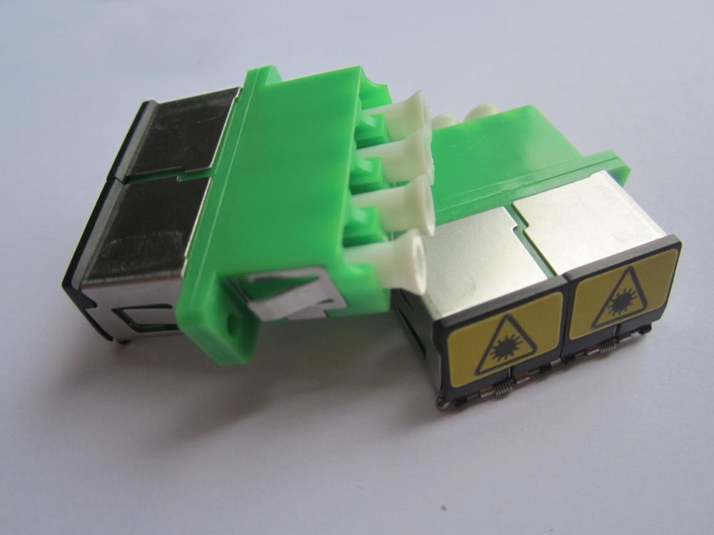 LC Auto shutter adapter, 2/4 ports,singlemode UPC/APC,avoid dust contamination on ferrule of fiber connectors