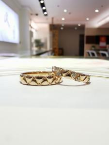 China Artistic Geometric Pattern OEM 9g Valentine Couple Rings wholesale