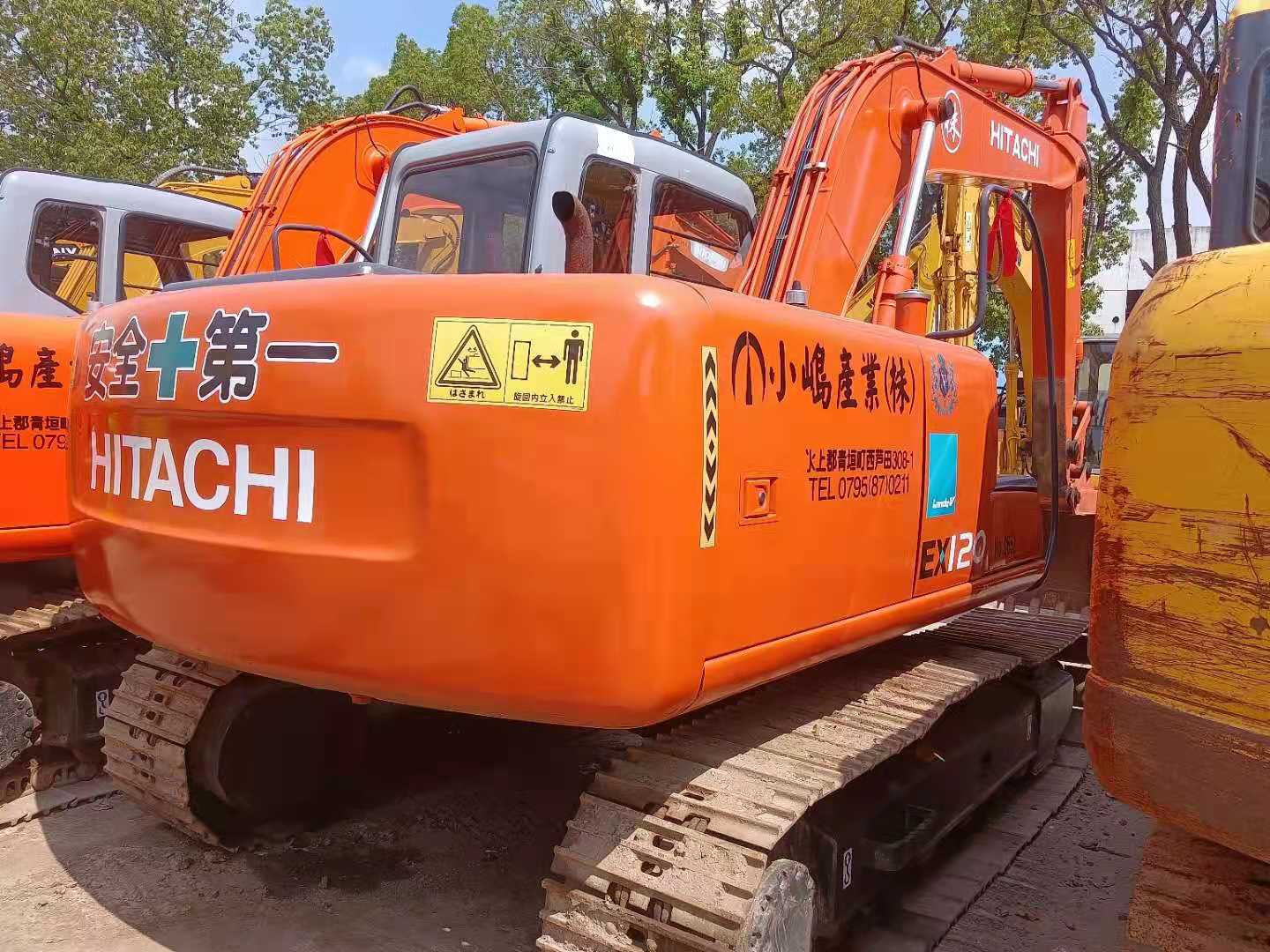 Pre Owned Hitachi EX120-5 Excavator 20T 1M Bucket 90 kW Power 4300 Working Hours Red Color 90% New Undercarriage