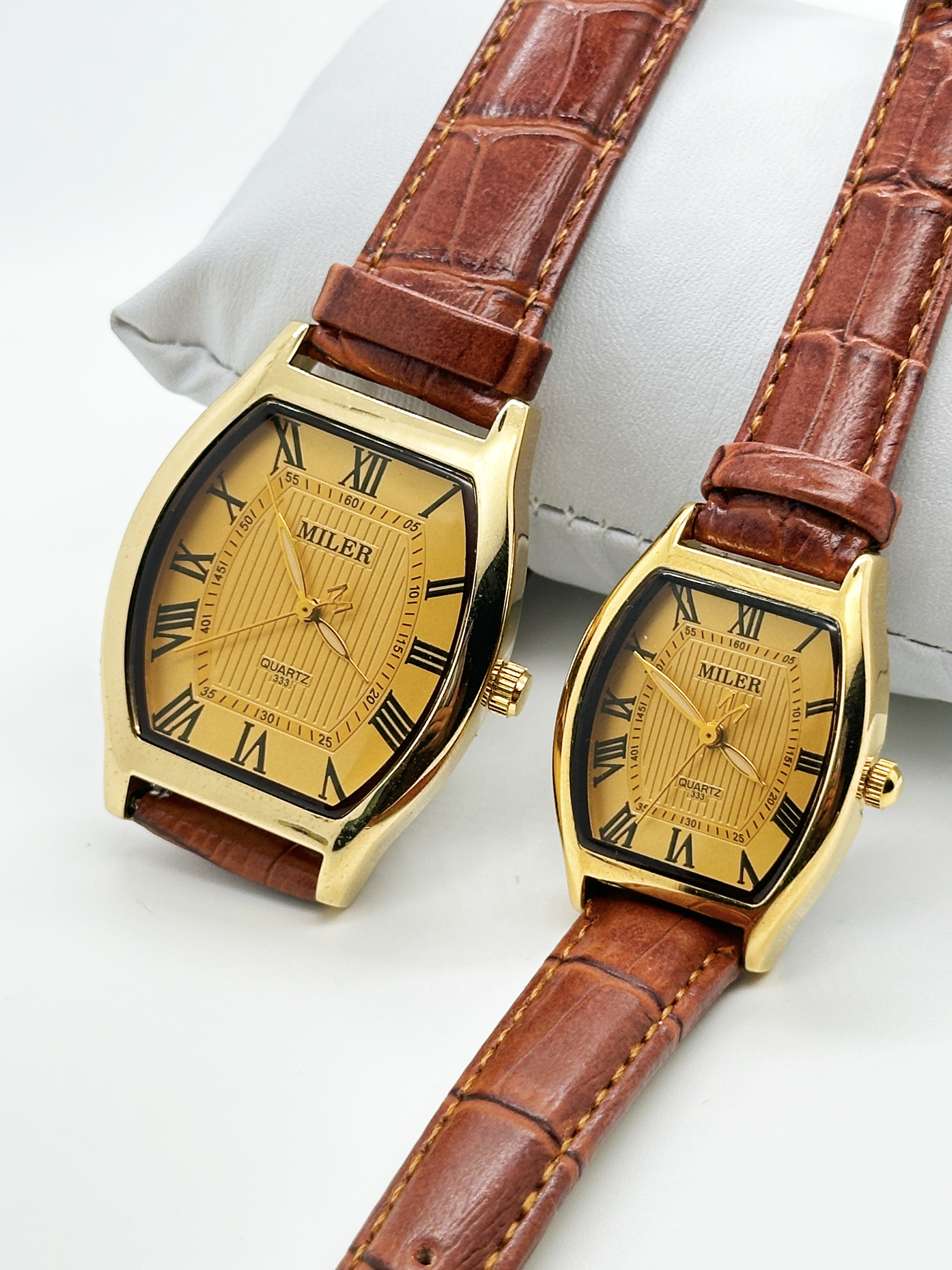 Luminous Quartz Couples Wrist Watch With Genuine Leather Band