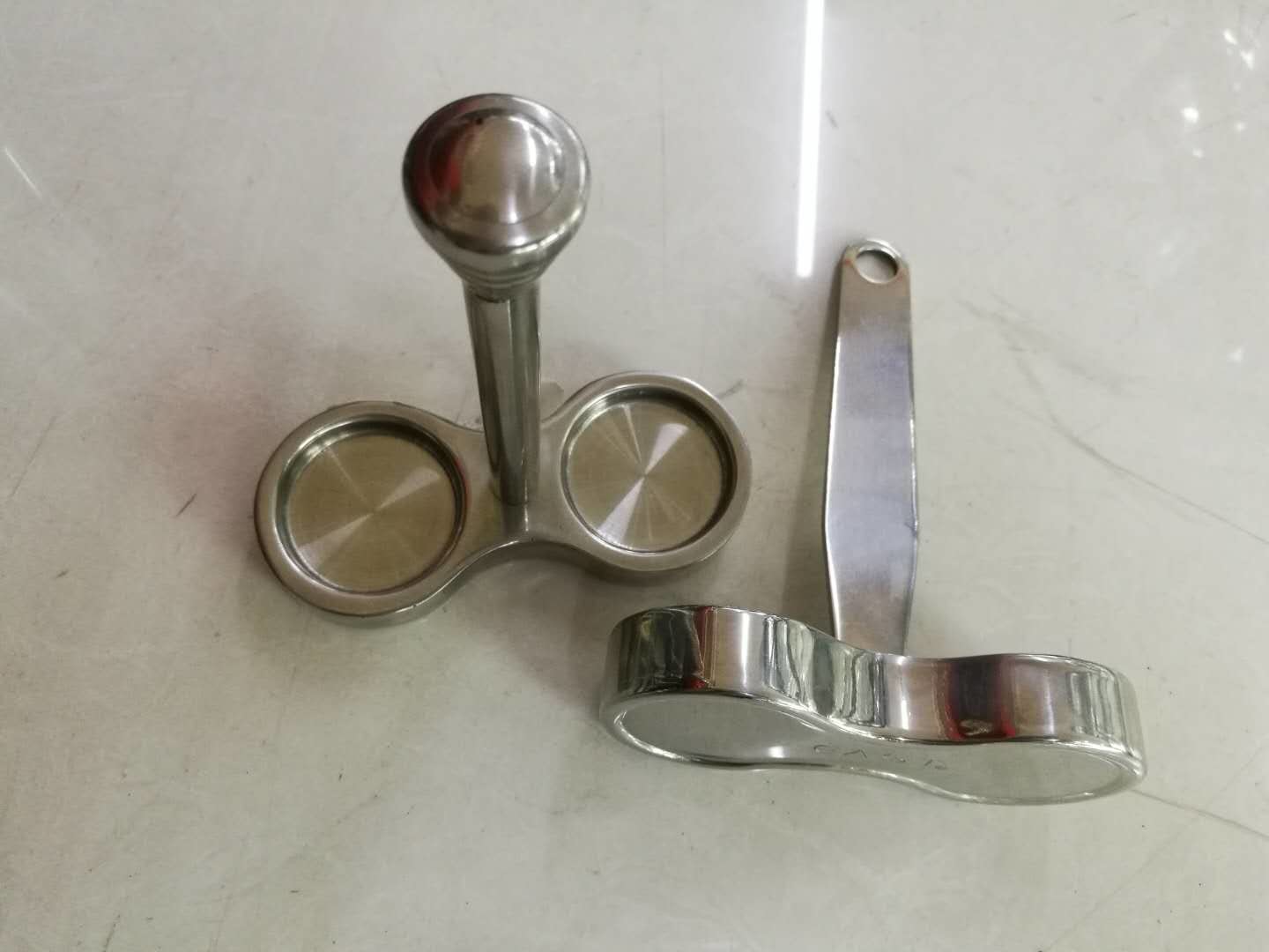 Stainless Steel Salt And Pepper Shaker And Mill , Commercial Buffet Supplies 2 Pieces Flavour Bottles Set With Handle