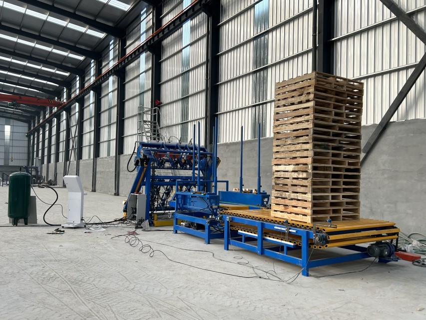 Feeding Pallet Machine Automatic Line Wood Pallet Storage Platform, Wood Pallet Transportation Platform
