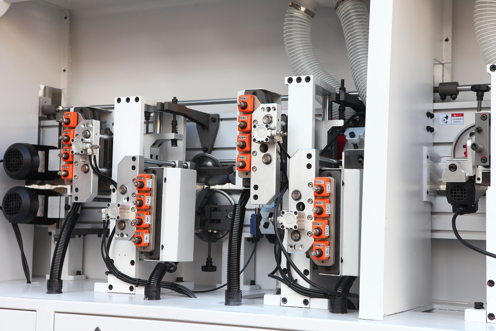 Automatic Linear Pvc Edge Banding Machine For Sale 0.4mm To 3mm Thickness