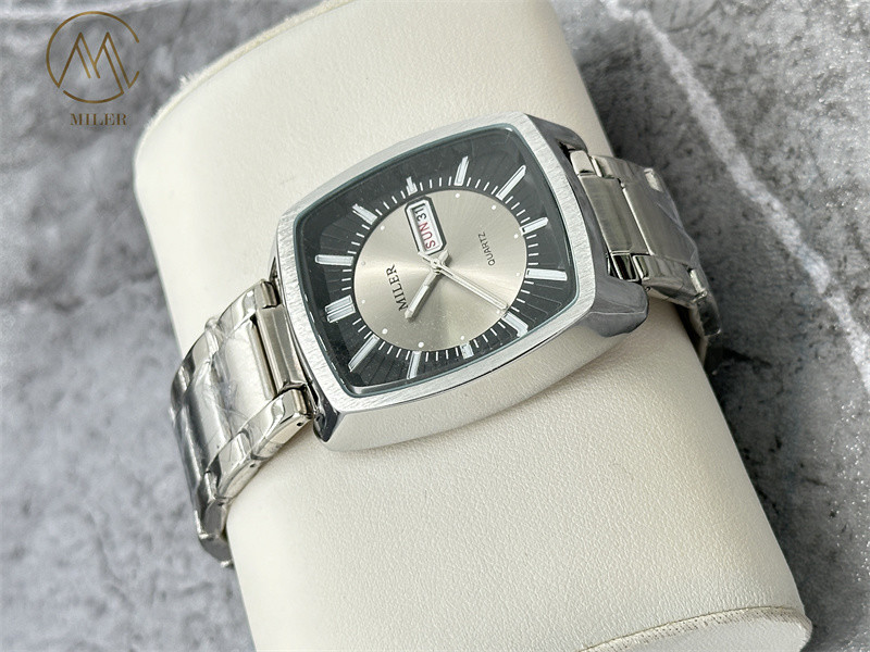 Business Quartz Design Wrist Classic Waterproof Watch for Men and Women Custom Watch Fashionable