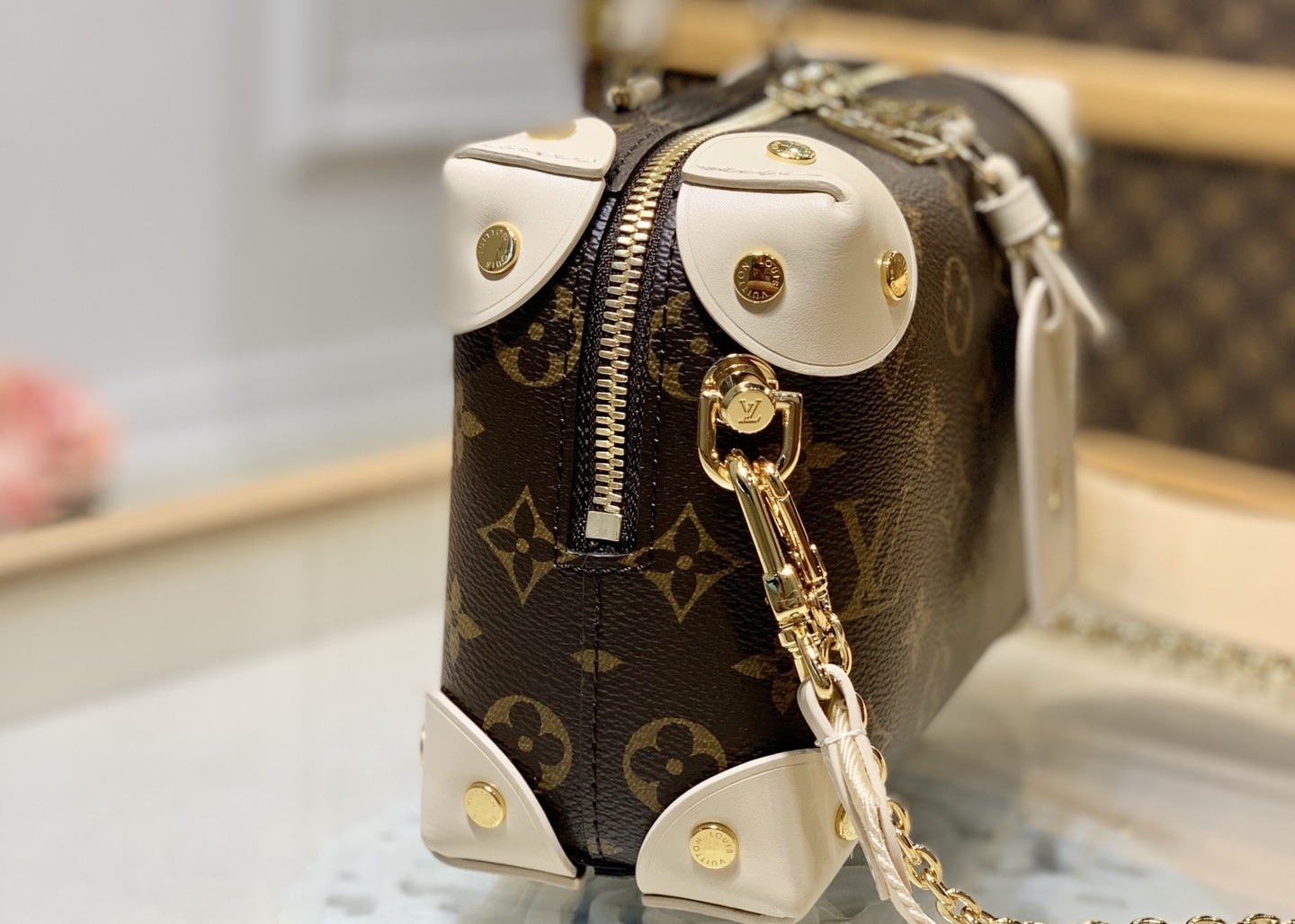 Off White 20cm Leather Chain Crossbody Bag With Top Handle