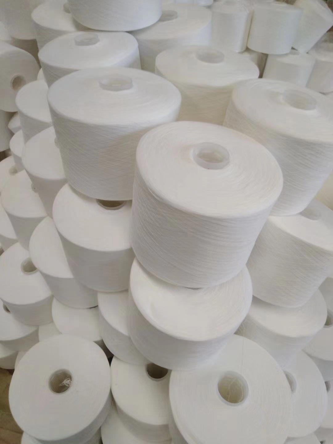 Manufacture Produce 1.25kg Raw White 60/2 Spun Polyester Yarn with Chemical Resistance