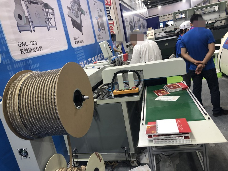 Desk Calendar Automatic Spiral Punching Machine , 1-6mm Spiral Hole Punch Binding Machines