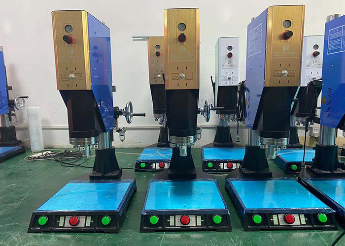 15KHz 2600 Watt Non Woven Fabric Welding Machine