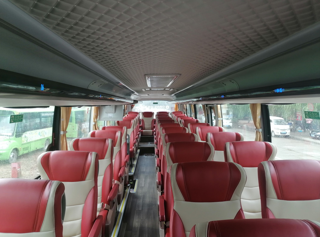 11m 12m 50 Seater Luxury Bus 33 Seater Coach Diesel Rear Drive 6×2