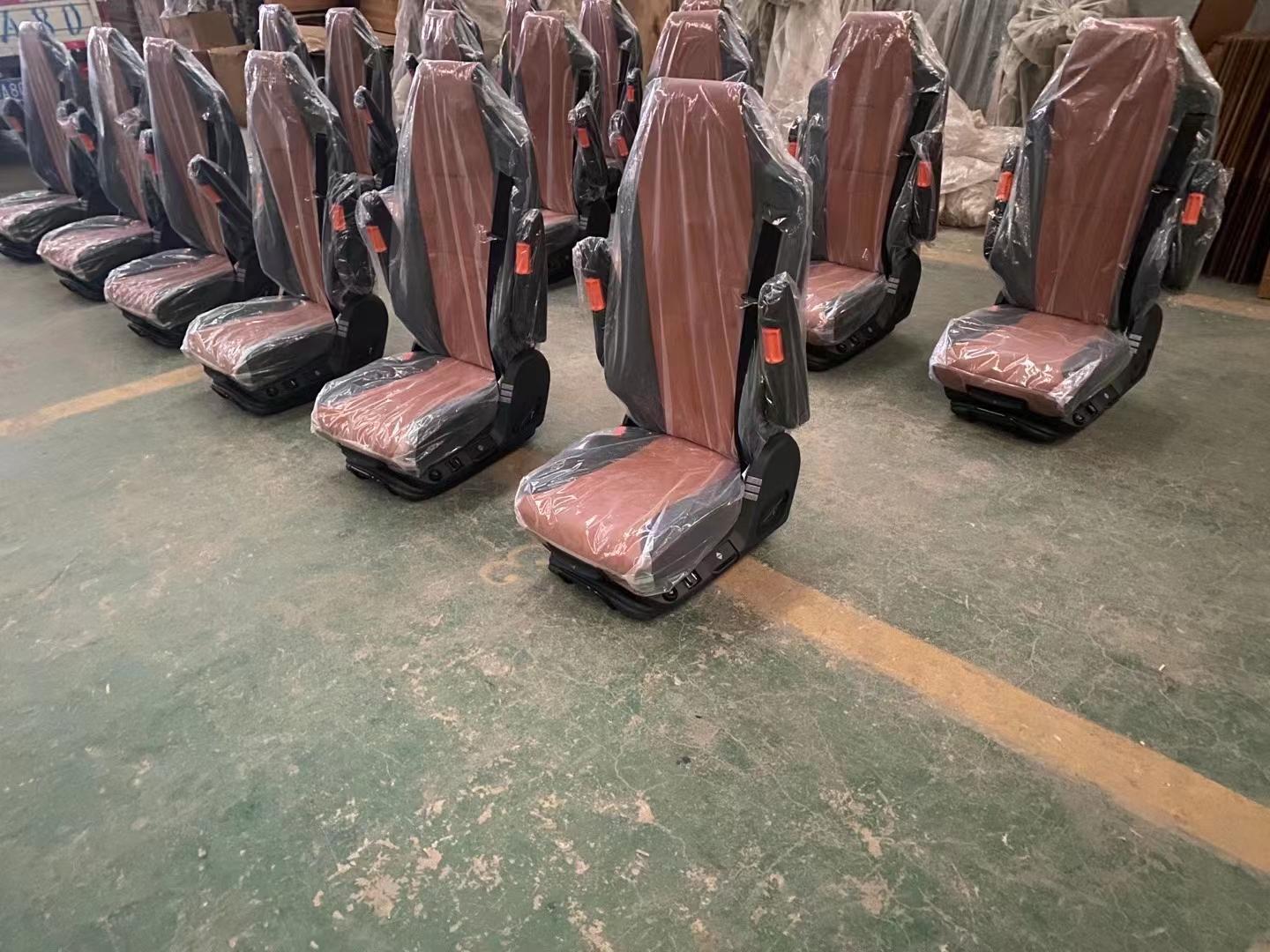 Picture and Design SINOTRUK Heavy Duty Seat for HOWO Truck Driver Seat 100% Tested