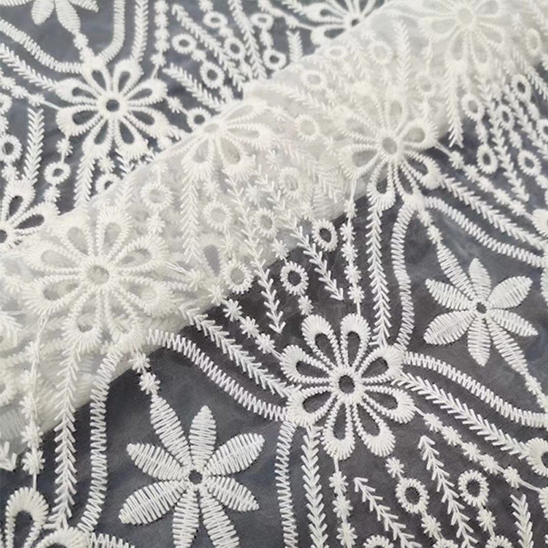 Polyester Cotton 130cm White Embroidered Lace Fabric For Wedding Dresses
