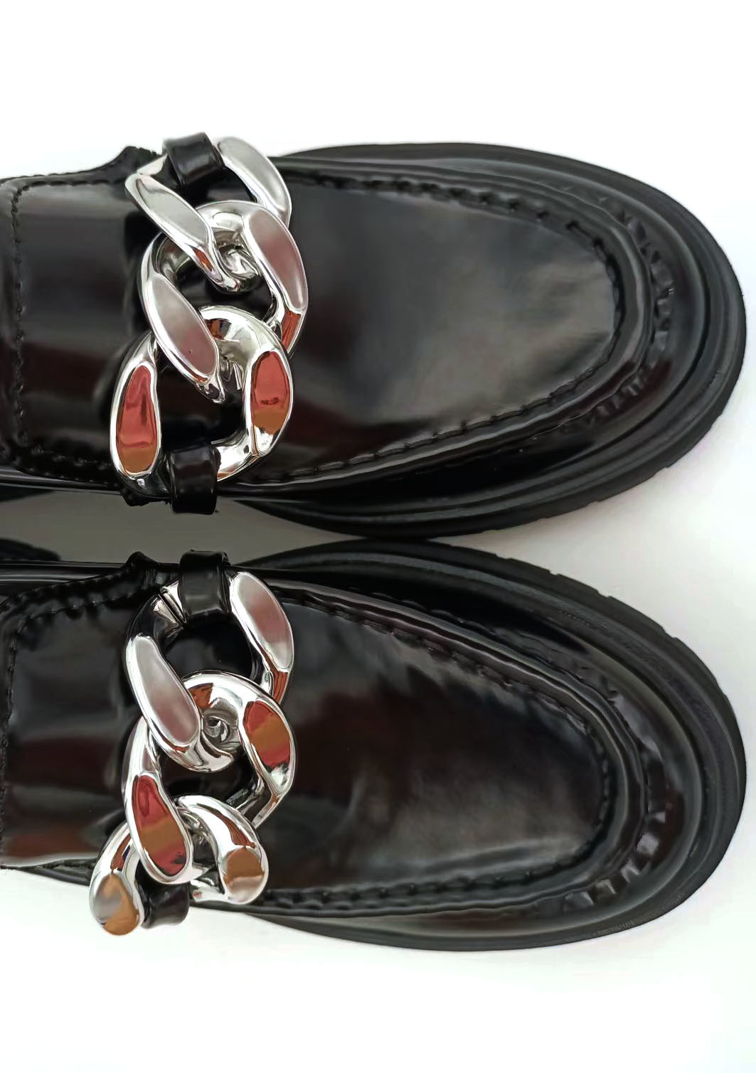 Customized Womens Round Toe Loafers Flat Heel Type With Leather Upper