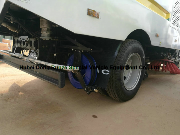 ISUZU  Road Cleaning Sweeper 